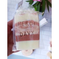 Savon Personnalisé | Prénom ou Message Gravé sur un Savon Artisanal